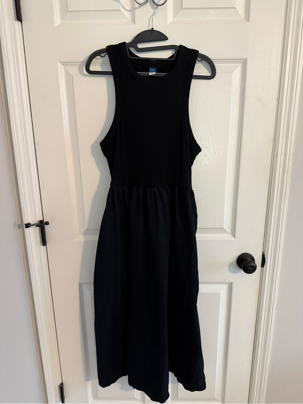 Old Navy Black Sleeveless Midi Dress